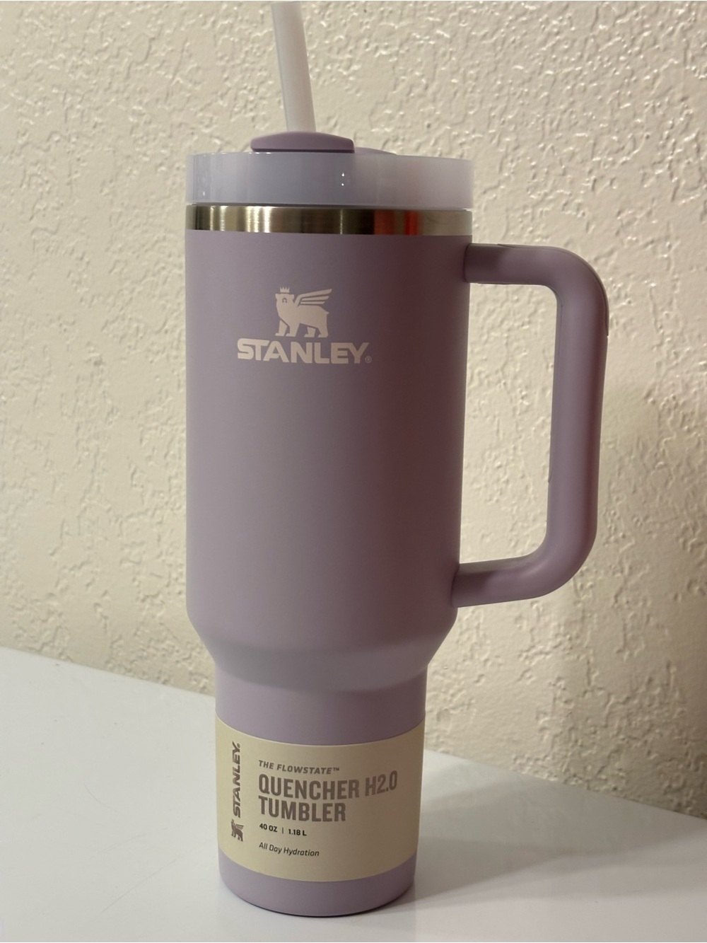 Stanley Lavender Quencher H2.0 Travel Mug with Handle and Straw